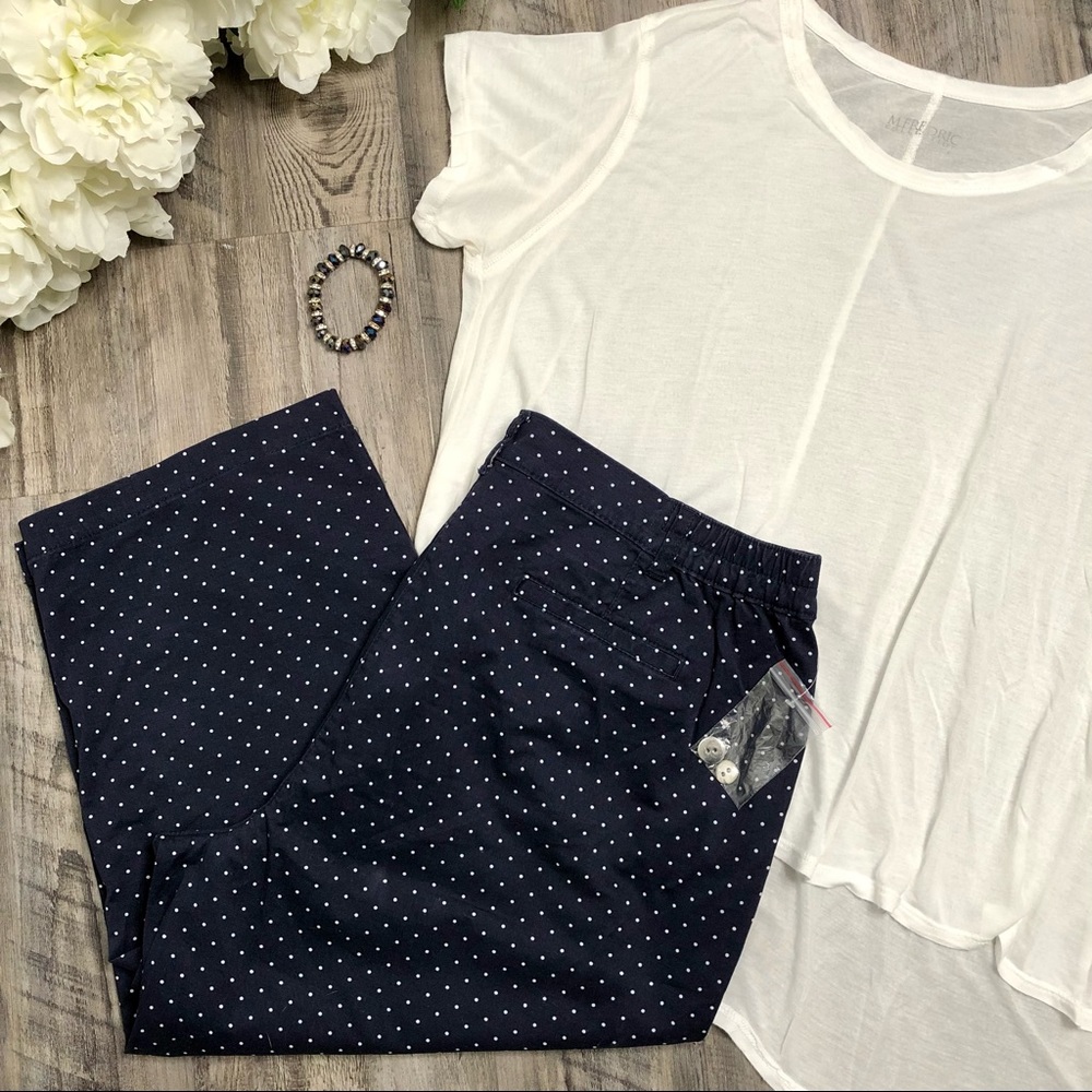 ❌SOLD❌ Karen Scott | NWT Comfort Capri Pants, Navy Blue & White Polka Dot, Sz 16 - Picture 1 of 17